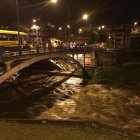  La víctima presumiblemente presentaba una herida sangrante en el pecho. 