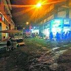  Cuando la patrulla circulaba por el lugar encontró a las personas heridas en la calle 