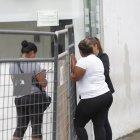  Las hermanas del occiso realizaron el trámite para retirar el cuerpo. Ellas piden justicia.  