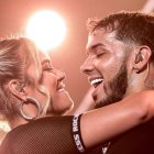  El cantante puertorriqueño apareció en un comprometedor video bebiendo junto a varias mujeres. 