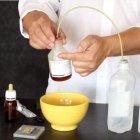  Una de las ‘recetas’ para ‘curar’ el autismo promovía el uso de cloro con lejía industrial. 