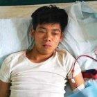 Xiao Wang, de 24 años, sufre de insuficiencia renal lo que le impide llevar una vida normal. 