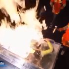  El accidente, que ocurrió en el set de un programa español, causó pánico entre los presentes y televidentes. 