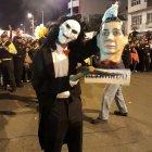  El público se congregó la noche del domingo 6 de enero, a lo largo de la avenida Huayna Cápac; y, durante seis horas, entre risas y emociones contagiantes disfrutaron de la singular tradición morlaca que data de unos 80 años. 