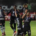  Efrén Mera estuvo fino con su puntería, al anotar en dos tiros libres, a los 32 y 64 minutos.  