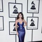  Gomez, en 2016, a su llegada para la ceremonia de entrega de los 58 premios Grammy. 