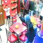  Un sujeto amedrentó con su arma a un niño, quien indefenso levantó sus manos. 