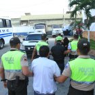  En poder de los detenidos se halló además 14 municiones.  