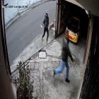  Huía de un asaltante e ingresó a un local en el sector de Santa Lucía. Así pudo salvar su vida. El atacante se fugó del sitio en una moto.  