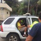  Momento en que Alexis Mera es subido al vehículo policial, para ser investigado por los aportes de campaña, en el llamado caso Arroz verde. 