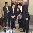  Imagen de archivo. En 2012, Barcelona otorgó un reconocimiento al comentarista deportivo Mauro Velásquez, quién falleció este domingo. (Bolivar Parra / Extra) 