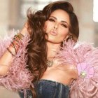  Gloria Trevi es una cantante mexicana que estuvo involucrada en una polémica que la llevó a la cárcel, años atrás.  
