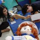  Terapias. Martina necesita de tratamientos que son costosos. Su mami la acompaña a todas sus terapias.  