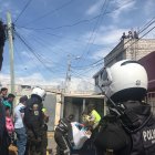  Los cuerpos de ambos fueron trasladados a la morgue.  