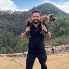  Los usuarios, en su mayoría mujeres, han elogiado lo ‘guapo’ que es el clérigo. 