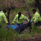  Moradores de la parroquia Cone escucharon detonaciones de arma de fuego en la madrugada y, cuando amaneció, encontraron el cuerpo sin vida de un hombre desconocido en la zona. 