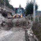  Según el informe oficial de la Secretaría de Gestión de Riesgos del Azuay, se registró también un derrumbe que obstaculizó la carretera que comunica a Sígsig con el sector denominado La Gruta. 