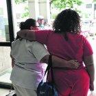  Marlene Proaño y su hija de 17 años contaron la pesadilla que vivieron la noche del miércoles. Fueron amedrentadas por tres sujetos, dos ingresaron a su casa. 