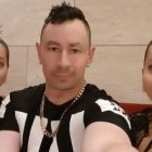  Anna y Lucy De Cinque, de 33 años, quieren casarse con el mismo hombre.  