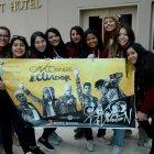  Los fanáticos estuvieron a la expectativa.  