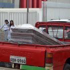  Los restos de Vanessa Vélez Vera, de 28 años, fueron retirados del centro forense de Manta. 