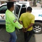  El sujeto estaba a cargo de sus hijas luego del abandono de la madre. 