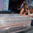  Su cuerpo fue localizado al mediodía del jueves cuando flotaba a dos millas náuticas de las costas de El Matal, provincia de Manabí. 