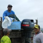  Su malestar los llevó a cerrar algunas carreteras.  
