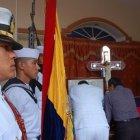  Infantes de marina acuden al sepelio. 