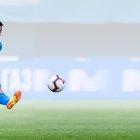  Volante ecuatoriano. Salió hace 11 años a Europa y ahora sufre la peor lesión de su vida deportiva. Ha jugado en Emelec, Rubín Kazan, Rostov, Dinamo y Zenit de Rusia y el Poak de Grecia.   