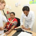  Son 22 cargos entre profesionales de la salud, especialistas en pediatría, neumología, neurología, cardiología, endocrinología, geriatría, y psiquiatría; además de personal de gestión de salud.  