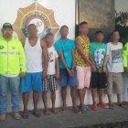  Seis personas fueron detenidas por presuntamente matar a un hombre, en el cantón El Empalme. 