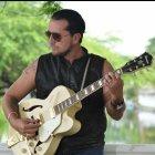  Cantante ecuatoriano David Solé. 