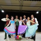  Parte del elenco de obra ‘Danzando villancicos’. 