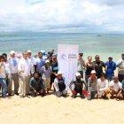  En el área se realizan tareas de limpieza para evitar que los residuos plásticos invadan las costas de la Isla. 