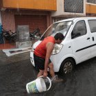  Es el momento de limpiar las alcantarillas y usar paraguas.  