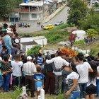  La tía política, quien es la principal sospechosa, permanece en prisión.  