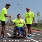  Los competidores necesitan recaudar fondos para costear los gastos del viaje.  