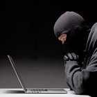  Algunas prácticas, como “publicar fotografías o datos personales de la expareja en un sitio web, forman parte del moderno cibercrimen”,  señala el especialista en Francisco Canals. 