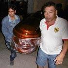  El féretro de Vanessa fue retirado la madrugada de ayer, en Daule. 