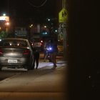  Las servidoras sexuales a veces esperan en grupo la llegada de algún cliente. 