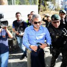  La Fiscalía había ordenado tres medidas cautelares en su contra, una de ellas era la prohibición de salida del país. 