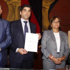  Otto Sonnenholzner fue elegido vicepresidente de Ecuador, el tercero en 19 meses, con 94 votos afirmativos. 