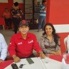  El exmandatario, que iba junto a otros coidearios, arribó a El Oro para mantener una serie de reuniones con actores políticos con miras a las elecciones seccionales del 2019. 