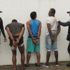  Los detenidos aprovecharon la llegada de un camión para burlar las seguridades.  