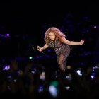  Shakira cantó también sus temas en inglés.  