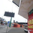  En este sector conocido como la zona rosa de Manta, en la calle Flavio Reyes, la ‘chama’ supuestamente bajó a comprar cervezas. 