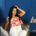  Detrás de la locutora radial, quien llegó desde su natal Esmeraldas para ganarse un puesto entre los amantes de la música tropical, hay una historia de dolor y superación. 