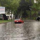  Varias calles de la ciudad se encuentran inundadas. 
