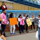  Los miembros del Centi entregaron abrazos gratis en los exteriores de Mall El Fortín. 